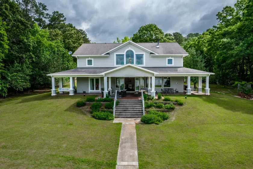 Lakefront/8 Acres/Views/Families/Pool Table/Fire Pit/Kayaks/SUP/Quiet/HotTub - Image 1