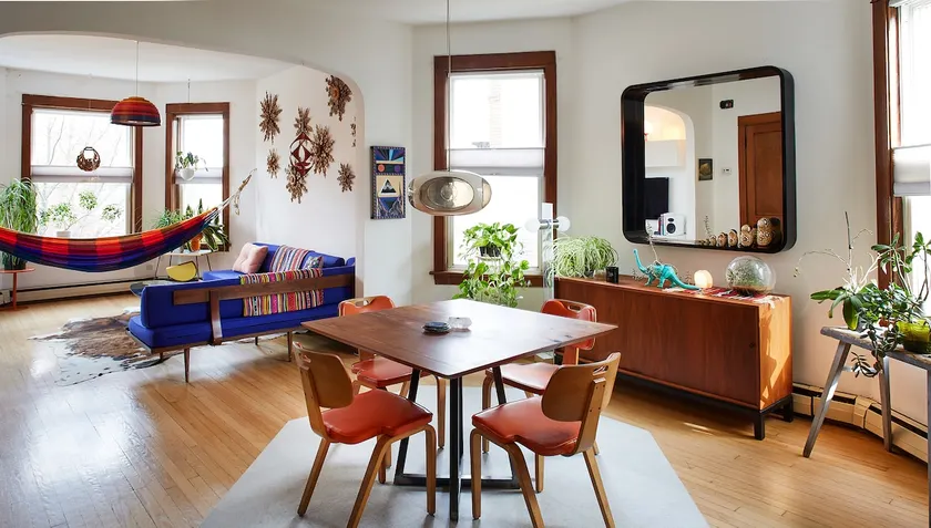 Sunny Logan Square Artists' home - Image 1
