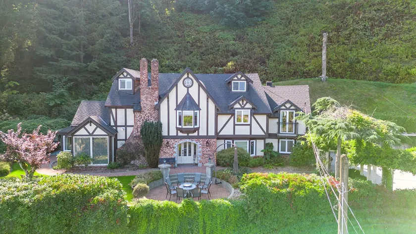 Grand English Style Home - Image 1
