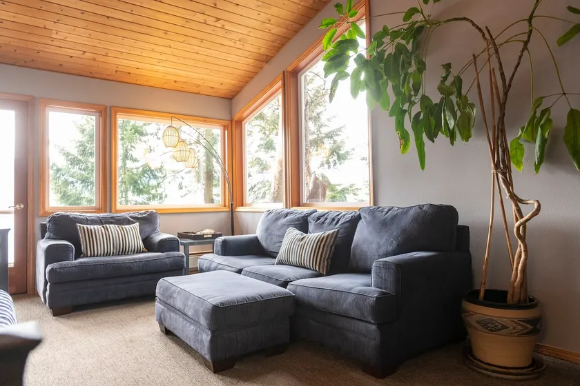 Captain's Quarters - A waterfront hideaway. - Image 1