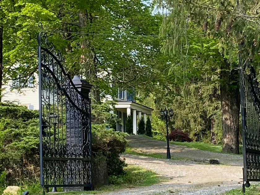 Magnificent historic mansion near Beacon - Image 1