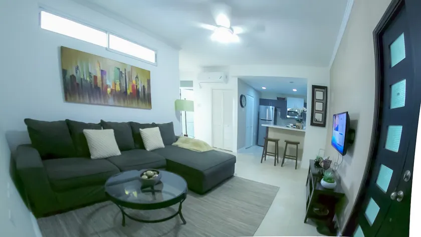 Secure New Kingston 2 bed w/ Pool & Sunset views - Image 1
