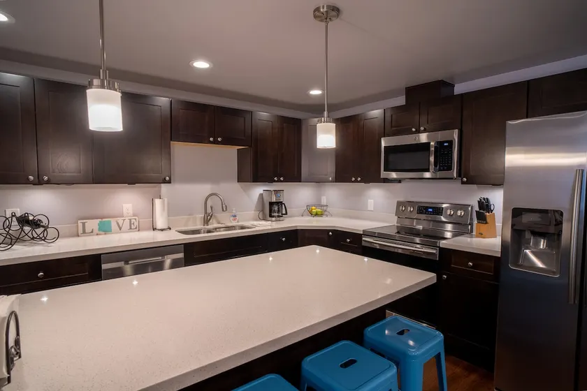 2 Master Suites - with AC! - Image 1