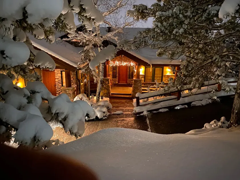 WILLOW's SKI RETREAT - Image 1
