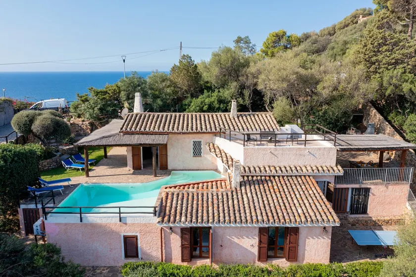 Villa Nemea: tipica casa sarda, piscina d'acqua salata, splendida vista - Image 1