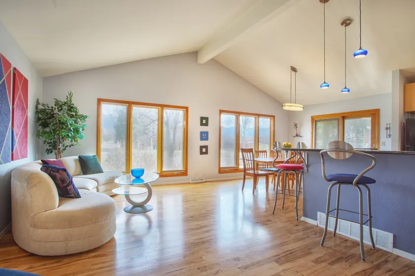 5 bedroom, 3 bath ~ Sleeps 12, Great for Families - Image 1