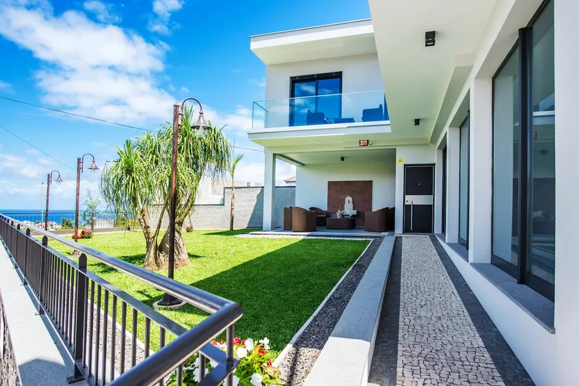 Enxurros House - Image 1
