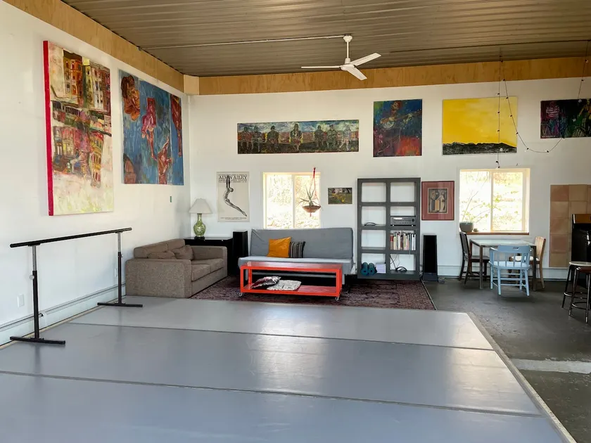 Art Studio Loft w/Sauna at Artist Residency Center - Image 1