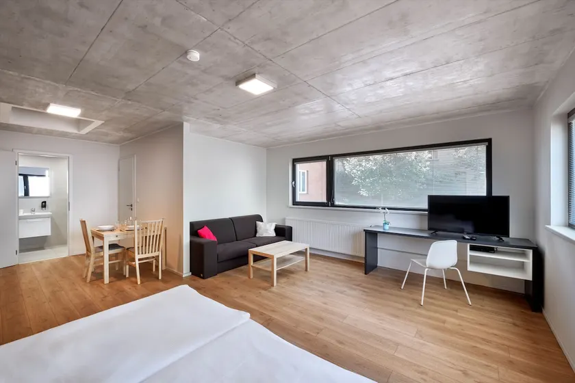 Executive Studio just beyond the Prague Castle - Image 1