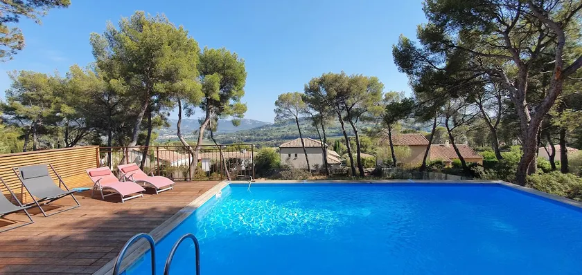 Quiet charming house, under the pine trees - Image 1