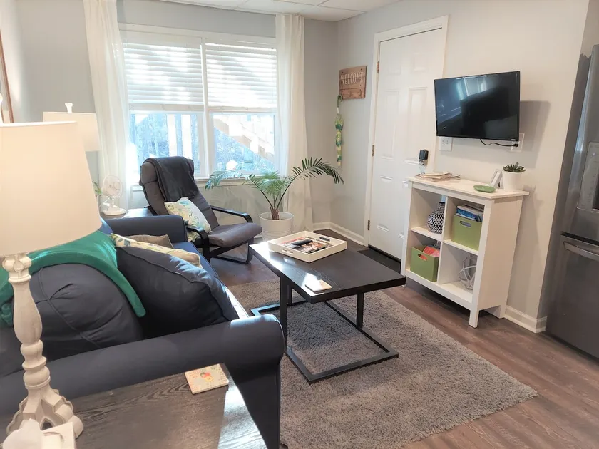 Chic Private Guest Suite - Ultra Clean! - Image 1