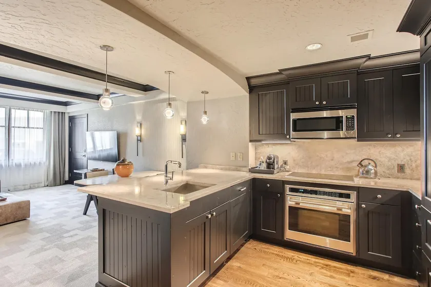 Ritz Carlton Luxury 2BR: Ski-in/out + W/D - Image 1