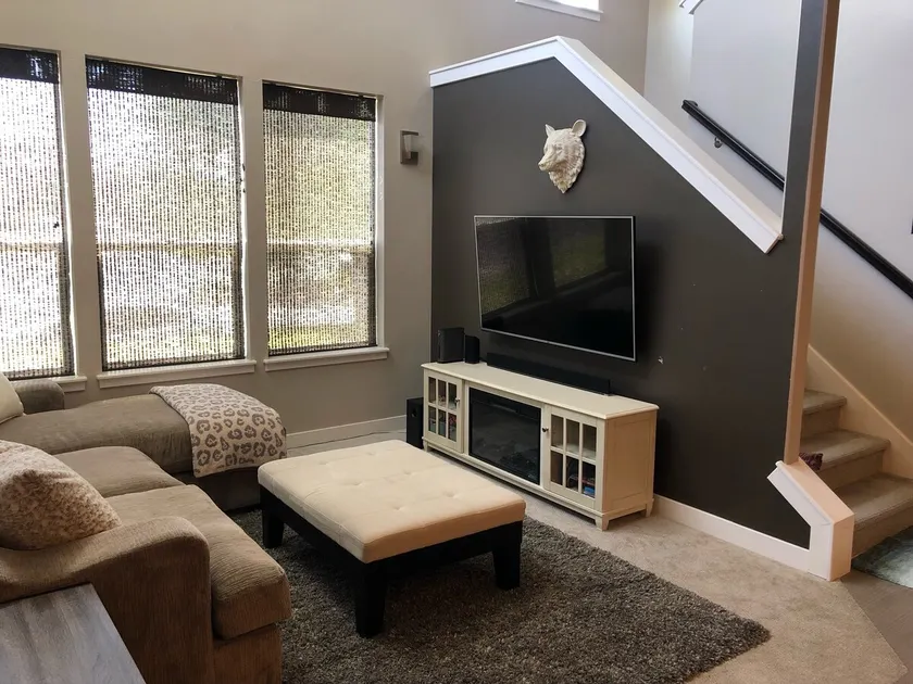 Amazing 3Bed Townhome in Farmington, Located minutes from Lagoon - Image 1