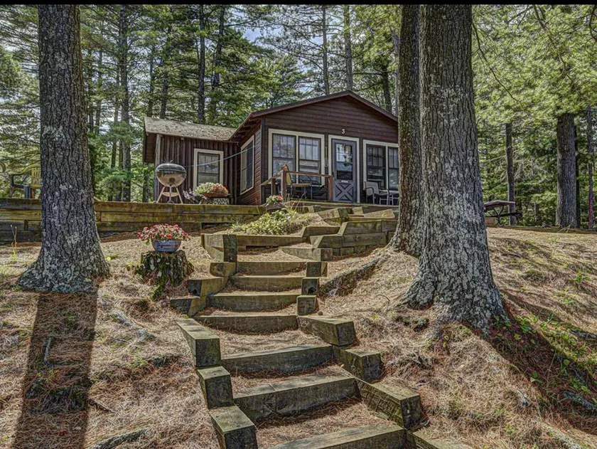Lakefront two Bedroom Cabin With Private Dock - Image 1