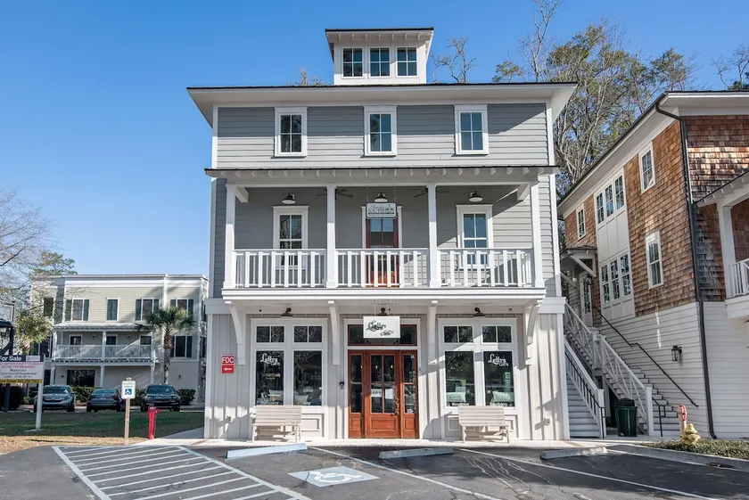 Bluffton Villa in the heart of the Promenade - Image 1