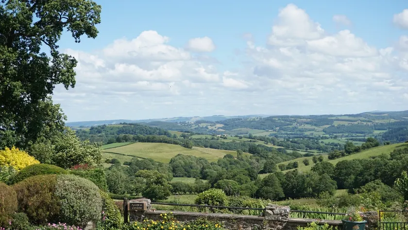 Shepherd's Watch Cottage - 5* Cyfie Farm with private hot tub - Image 1