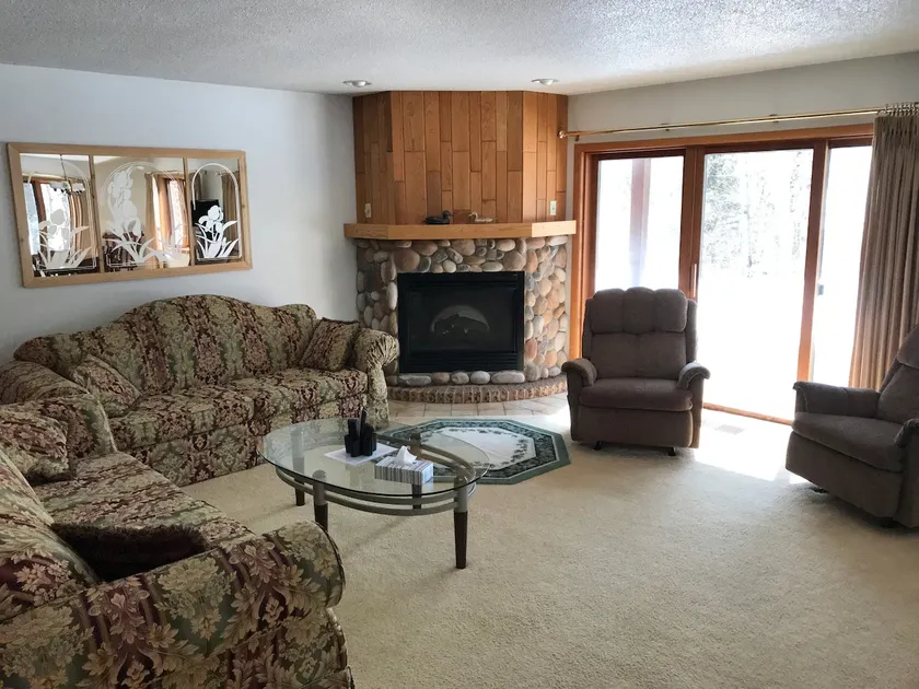 Clean 2 bedroom condo - Walk to Jackson Creek - Image 1