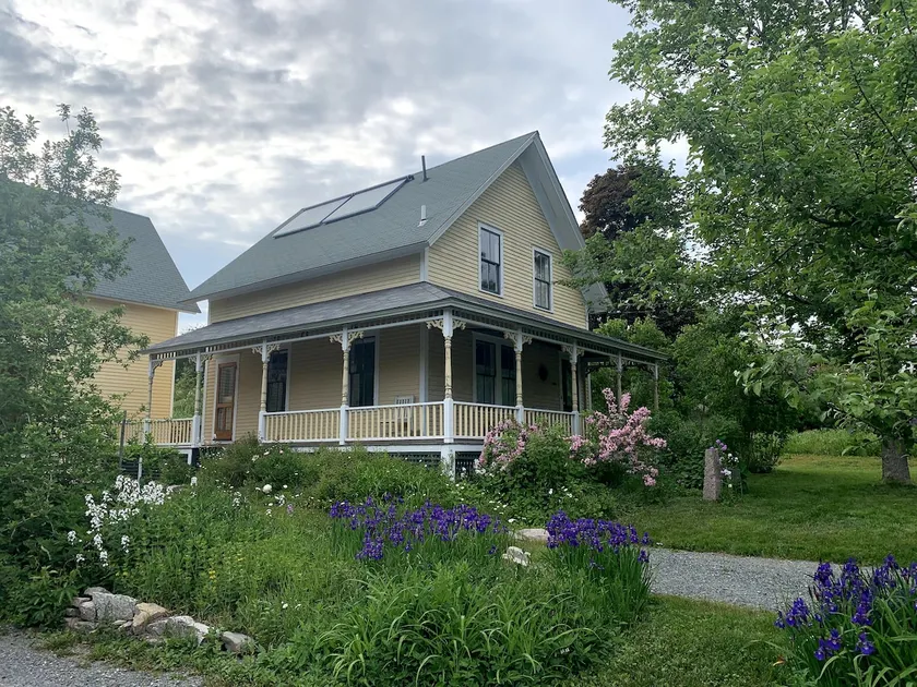 Yellow Farmhouse near Acadia Park Bar Harbor Maine - Image 1