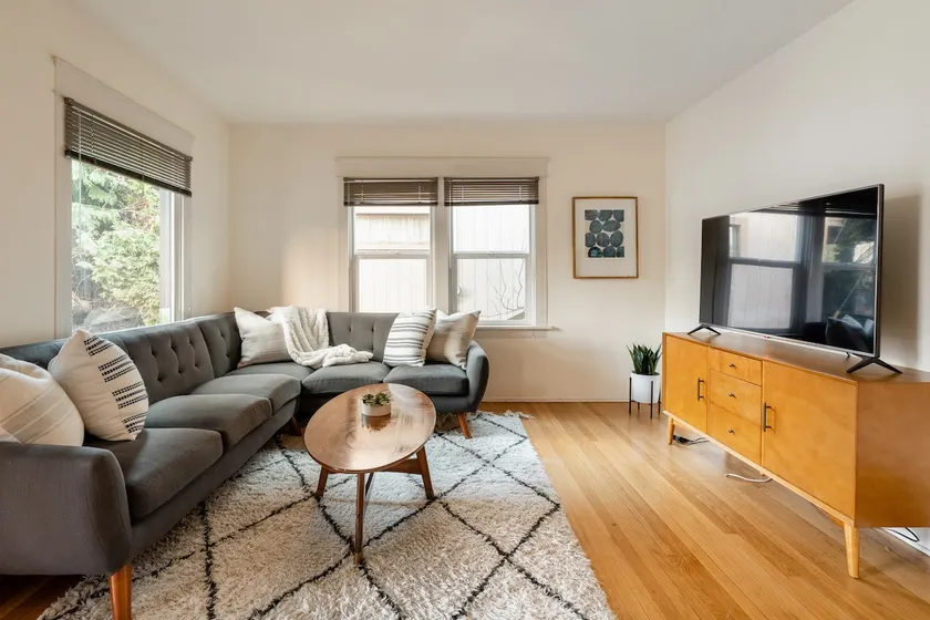 Upper 3BR Duplex | Buckman | Loft Bedroom - Image 1
