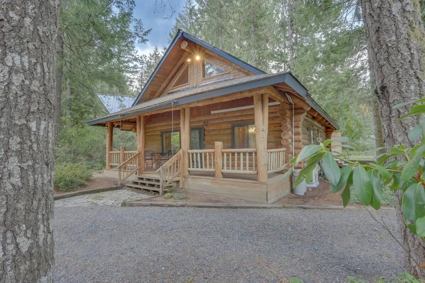 The Perfect Mountain Getaway - Cabin Near Mt. Hood - Image 1