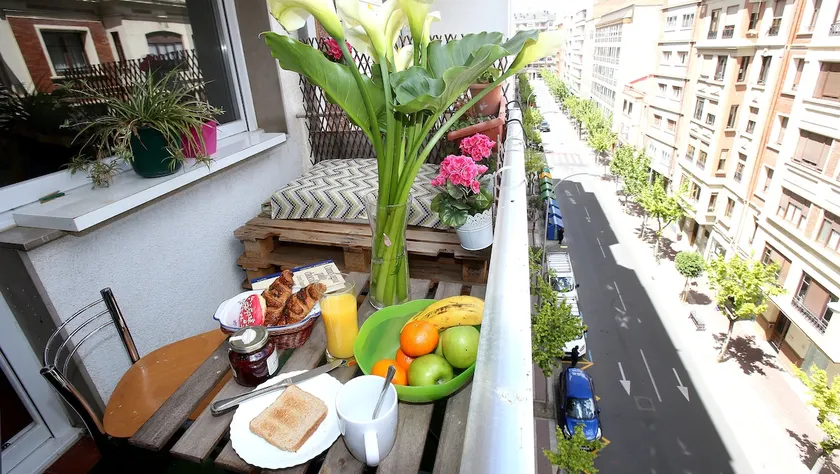Painter's Corner, Huge WIFI by Apt Logrono org - Image 1