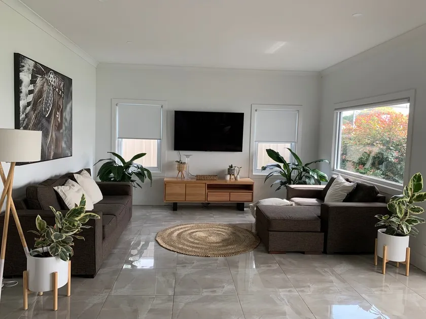 D - Luxe Accommodation - Image 1