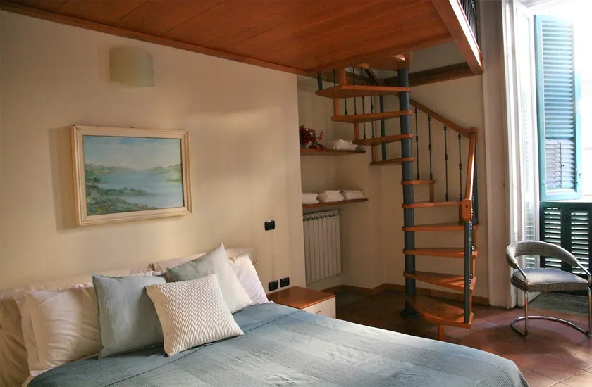 Dante Rooms - Image 1
