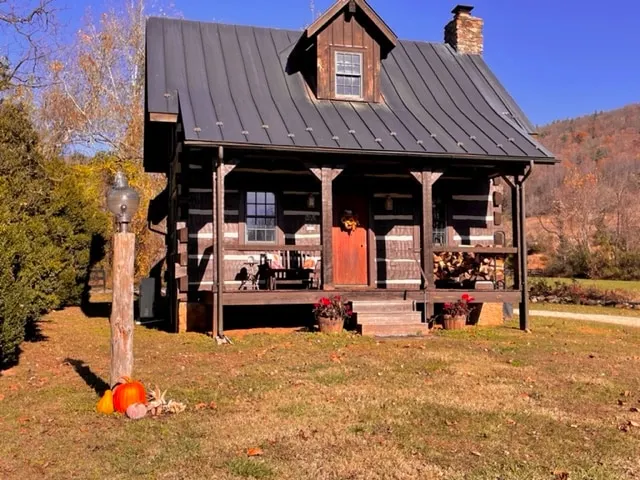 Cabin at Rabbit Hollow - Image 1