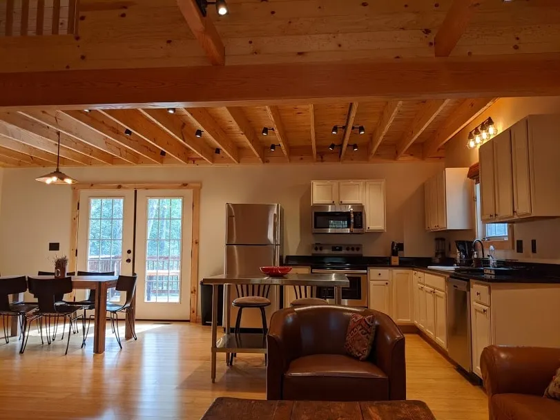140 Acres River trails, Private! Heart of Nelson - Image 1