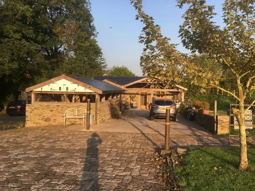 Nantdigeddi Stables - Image 1