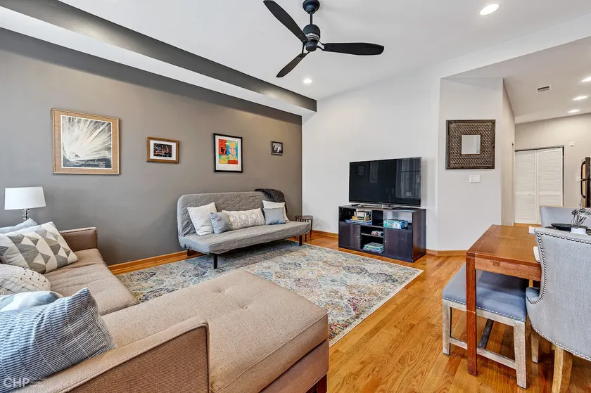 Bold Ukrainian Village 2 Bedroom w/Garage Parking - Image 1