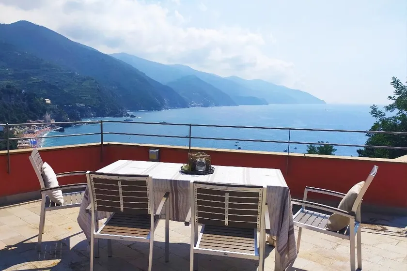 Monterosso Sea View Apartment - Image 1