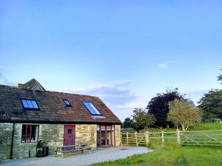 Bright, 2 bed cottage by 15th C. Manor Nr BATH - Image 1