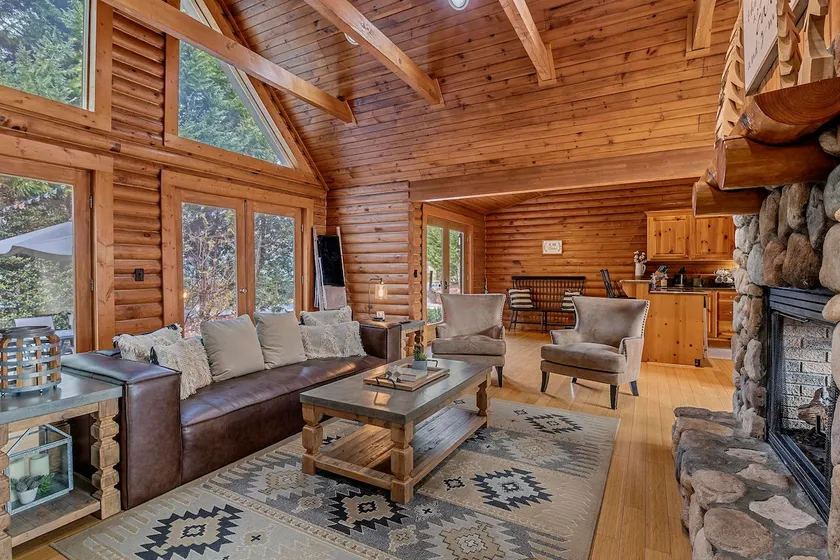 The Sherwood - Modern Log Cabin, Fireplace, Pool Table, and Mountain Views! - Image 1