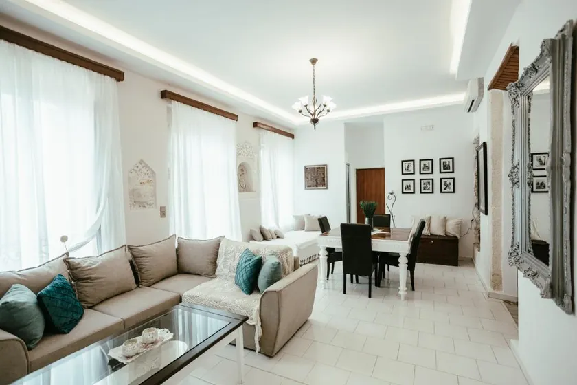 Casa del Maestro - Image 1