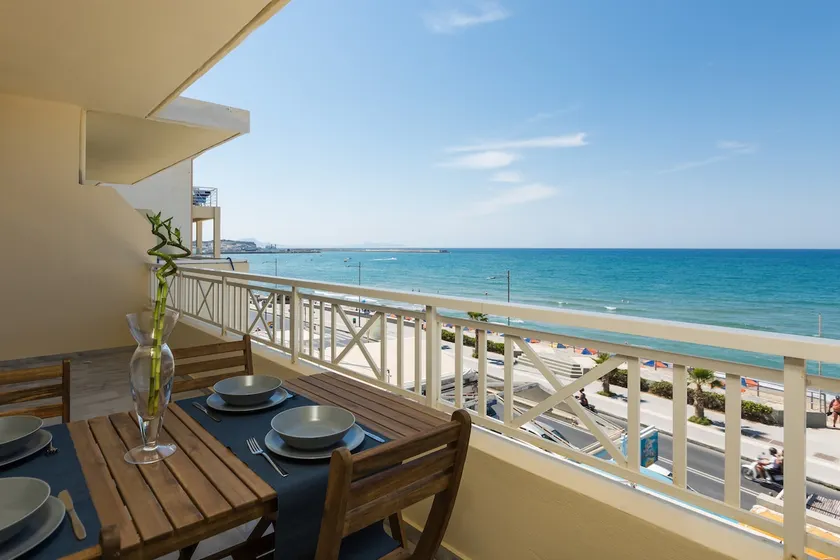 Seafront Deluxe Apartment - Image 1