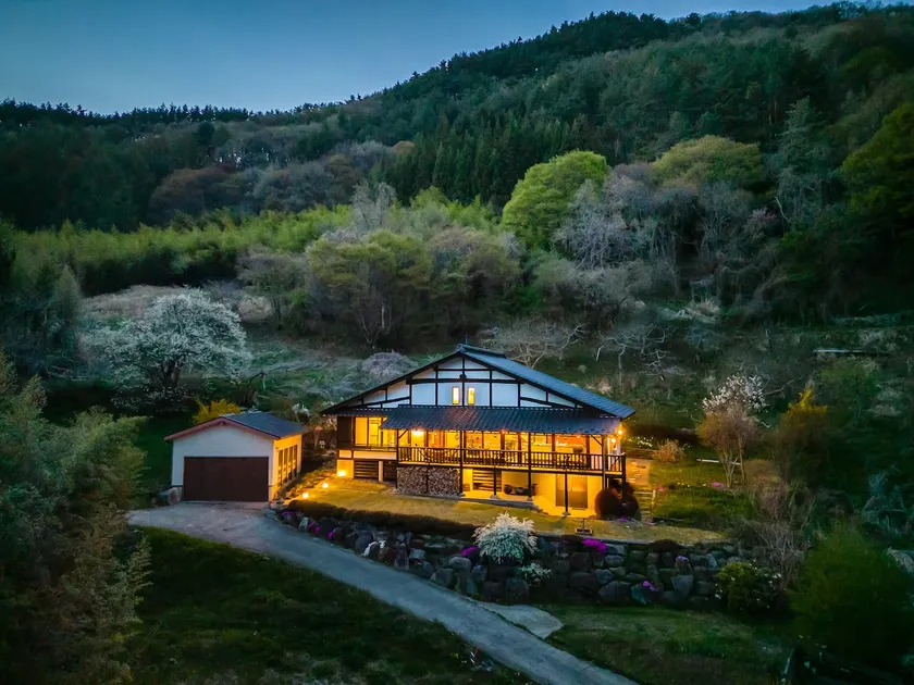 Modern Luxury, Classic Style, Onsen Nearby - Image 1