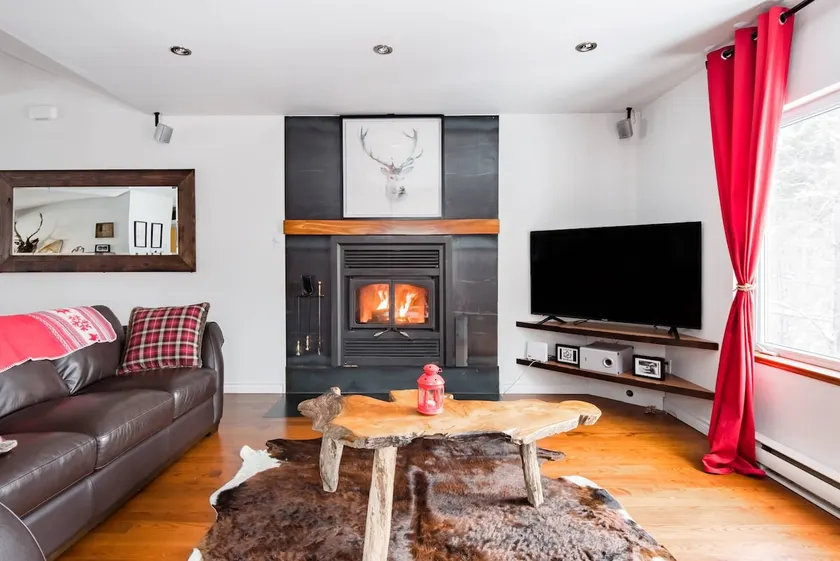 Caribou Lodge in Mont-Tremblant, Lake access - Image 1