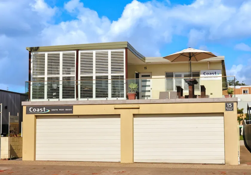WholeTopFloor Modern Central Ocean View -HUGE DECK - Image 1