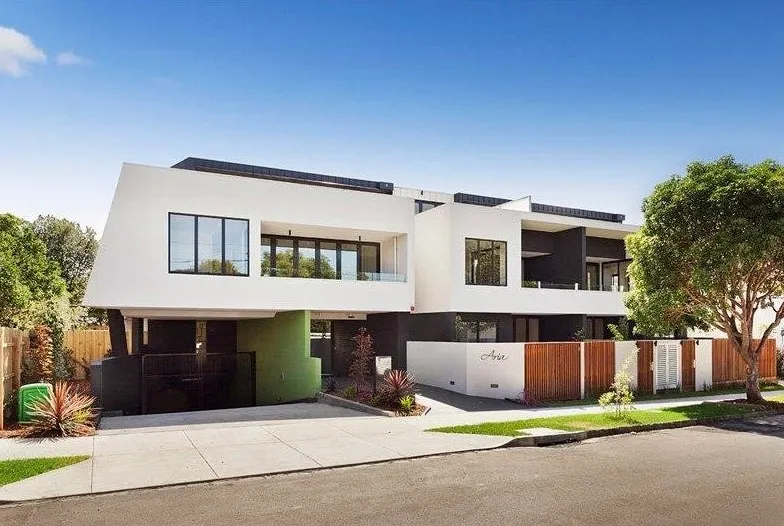 Luxurious Modern 2 Bedroom 2 Bathroom Apartment - Image 1