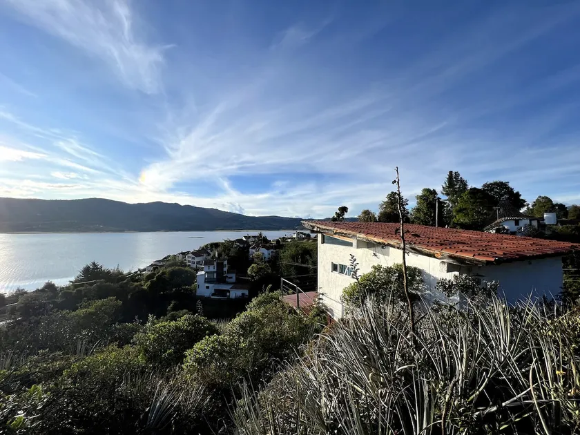 Cabin overlooking Lake Tominé and Guatavita Nature - Image 1