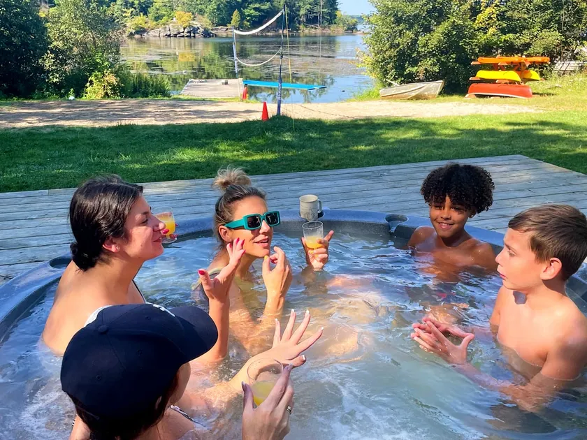 Lakeside Memories Await at Trenanthia's ”The OG” - Image 1