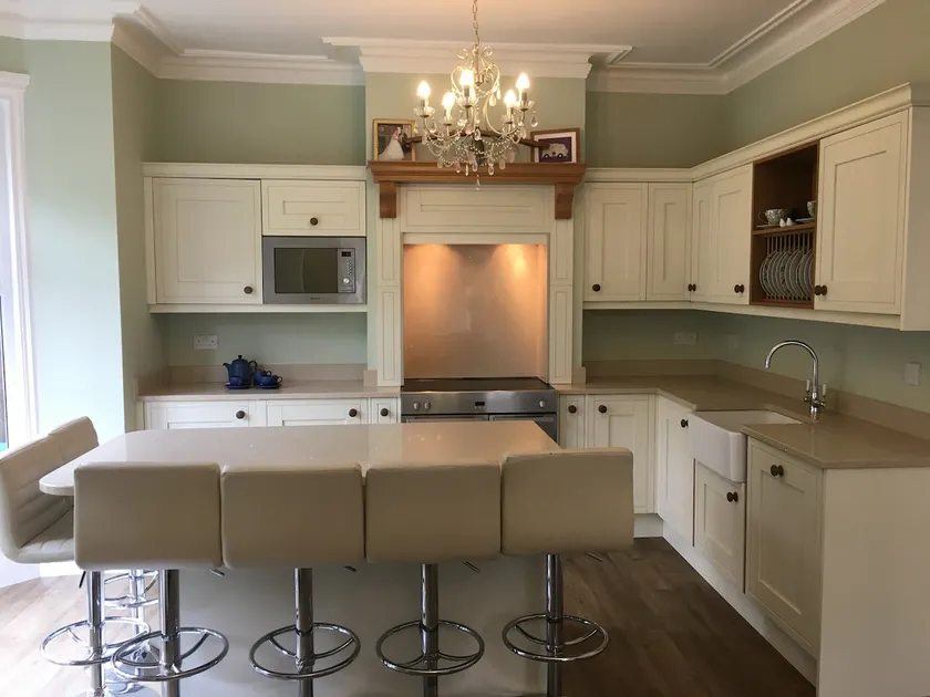 West View, Lakeside, delightful - with Hot Tub - Image 1