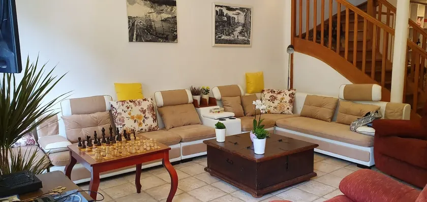 Appartement charmant à Bagnères-de-Bigorre - 56 m² avec balcon - Image 1