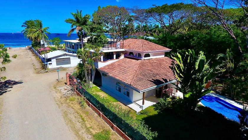 ! New Prices ! Luxurious Villa close to the Beach - Image 1