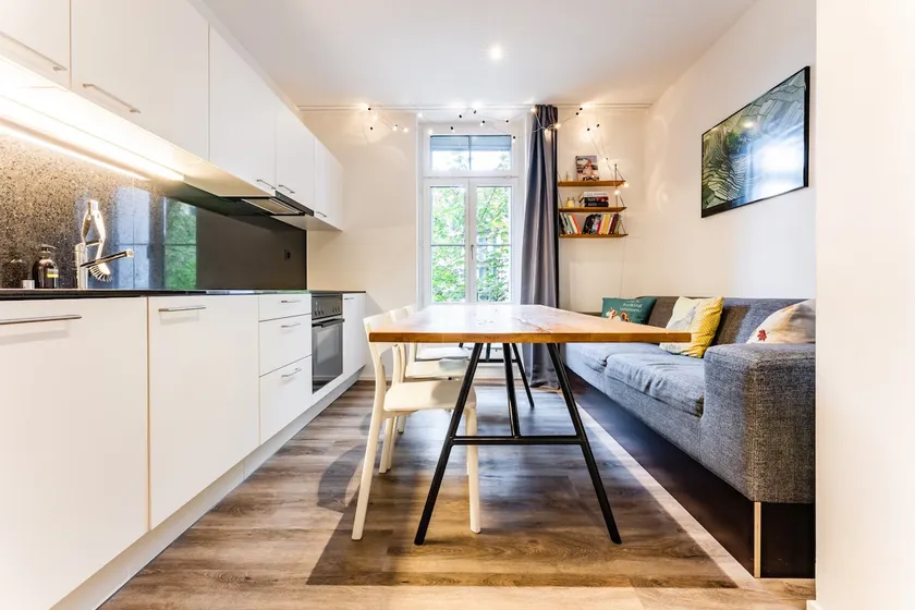 TouchBed | Large 3-BR-Apartment Ground Floor - Image 1