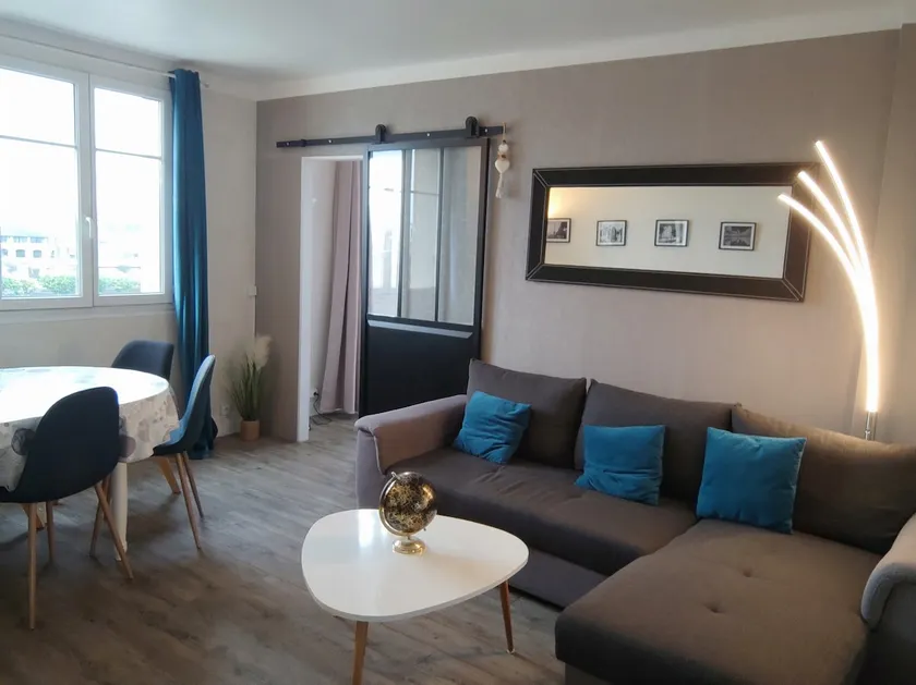 3 bedroom apartment near Paris, overlooking the Seine - Image 1
