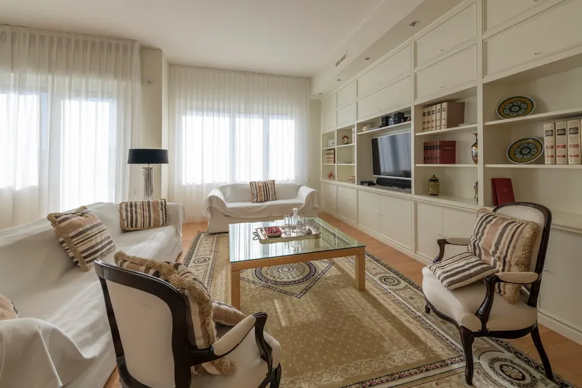 Luxury apartment in the center and near the sea - Image 1
