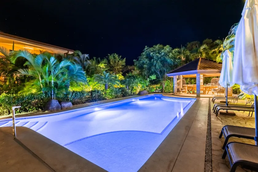 Tamarindo quiet green oasis pool and fiber optic - Image 1