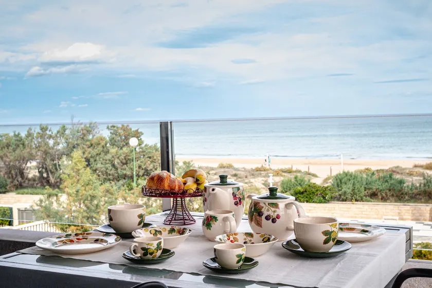 ELEGANCE AND COMFORT BY THE SEA - Image 1